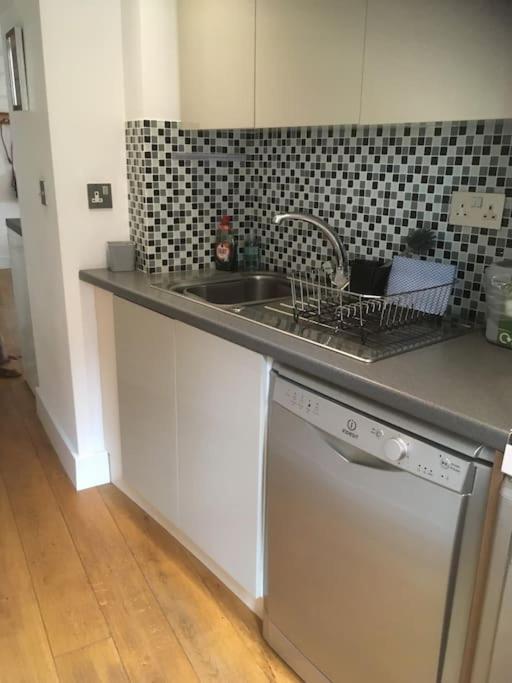 Number 19, Cardigan Apartman Kültér fotó