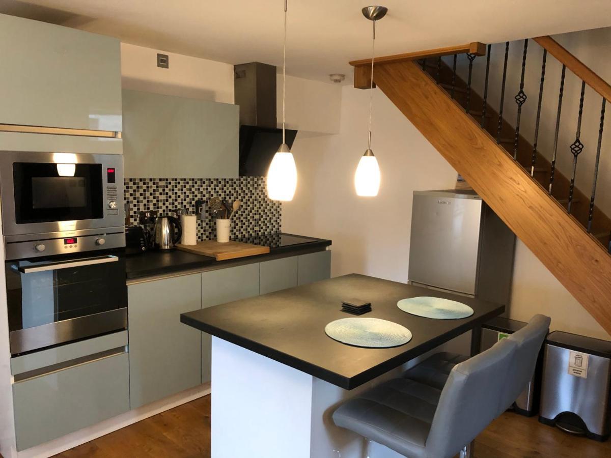 Number 19, Cardigan Apartman Kültér fotó